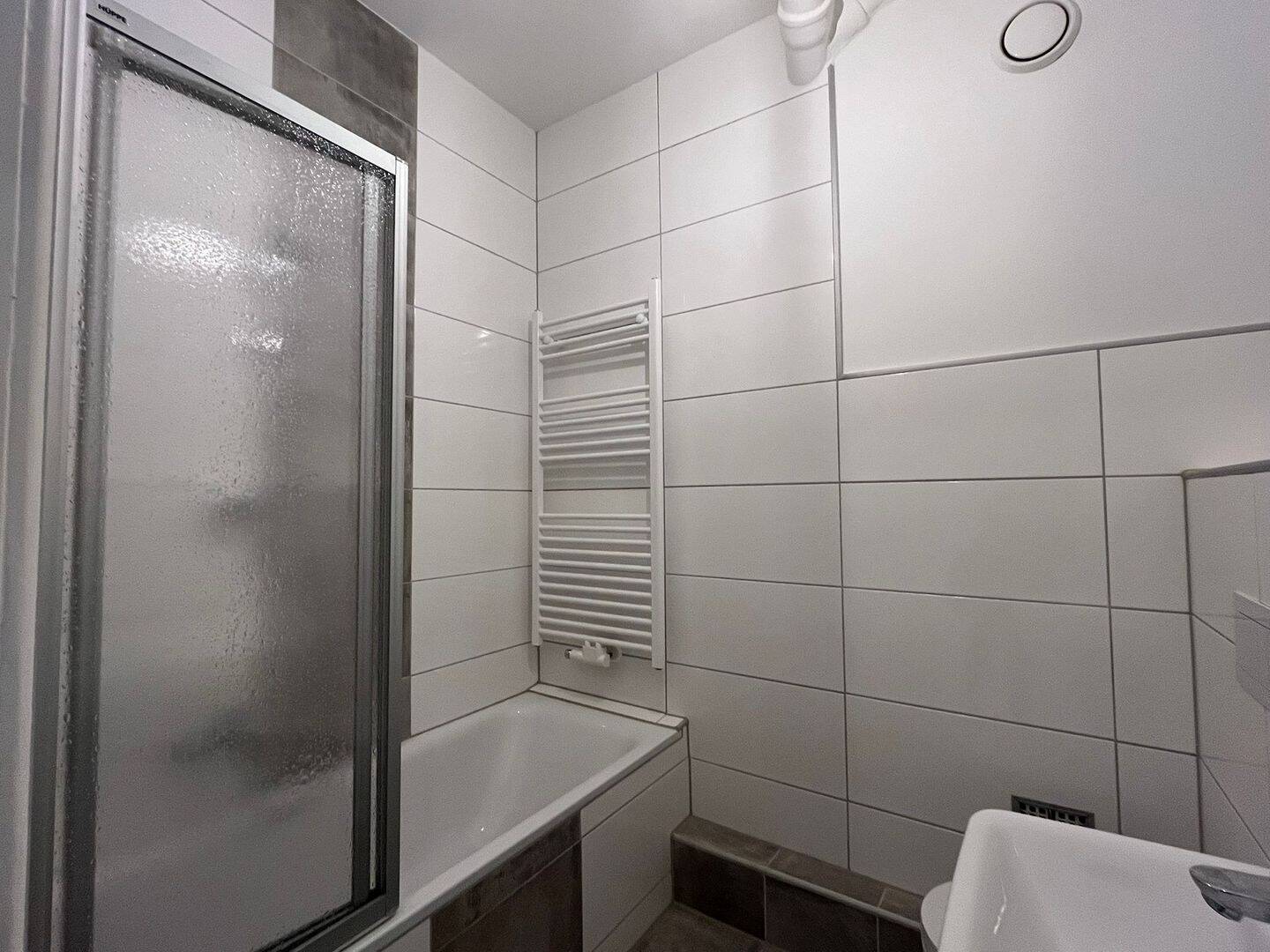 Schöne sanierte 2 Zimmer Wohnung – Düsseldorf – Vorschaubild 2
