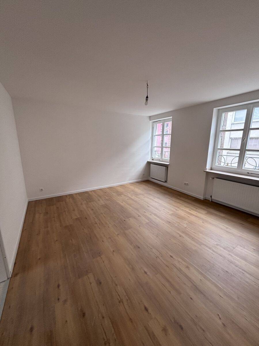helle, komplett renovierte 1-ZKDB-Wohnung mit Balkon, Zentrum Aachen, Mariahilfstraße 1-3 ab 01.07.2026 zu vermieten – Aachen – Vorschaubild 2