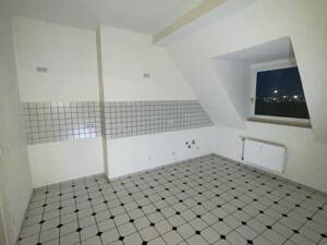 Für Junge und Junggebliebene. Tolle 2-Zimmer-Wohnung im 4. OG in Duisburg Ruhrort – 47119 Duisburg – Vorschaubild 4
