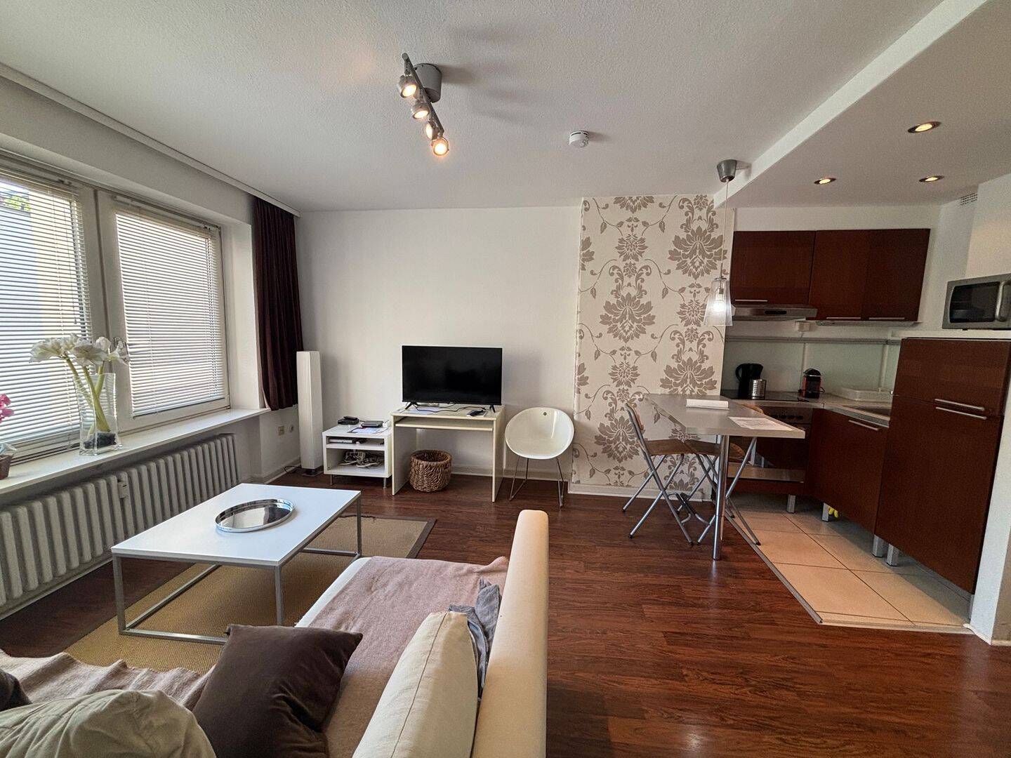 Courtagefrei! Toll geschnittenes 2-Zimmer-Apartment direkt an der Aussenalster