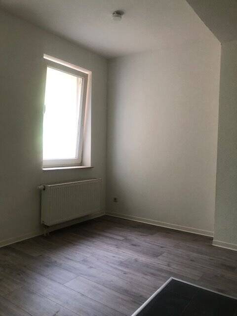 Moderne 2-Zimmer mit offener Wohnküche in ruhiger Lage mit Badewanne & Balkon zum Hof – Magdeburg – Vorschaubild 9