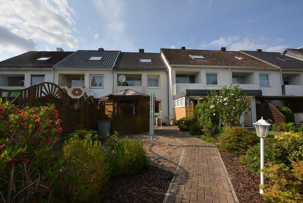 Reihenhaus mit ausgeb. Dachgeschoss u. Garage – Südheide – Bild 1 von 9
