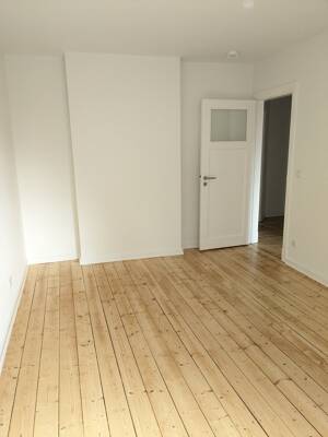 helle 2,5-Zimmer-Wohnung mit Balkon im Hochparterre zum 01.09. zu vermieten – 20535 Hamburg – Vorschaubild 7