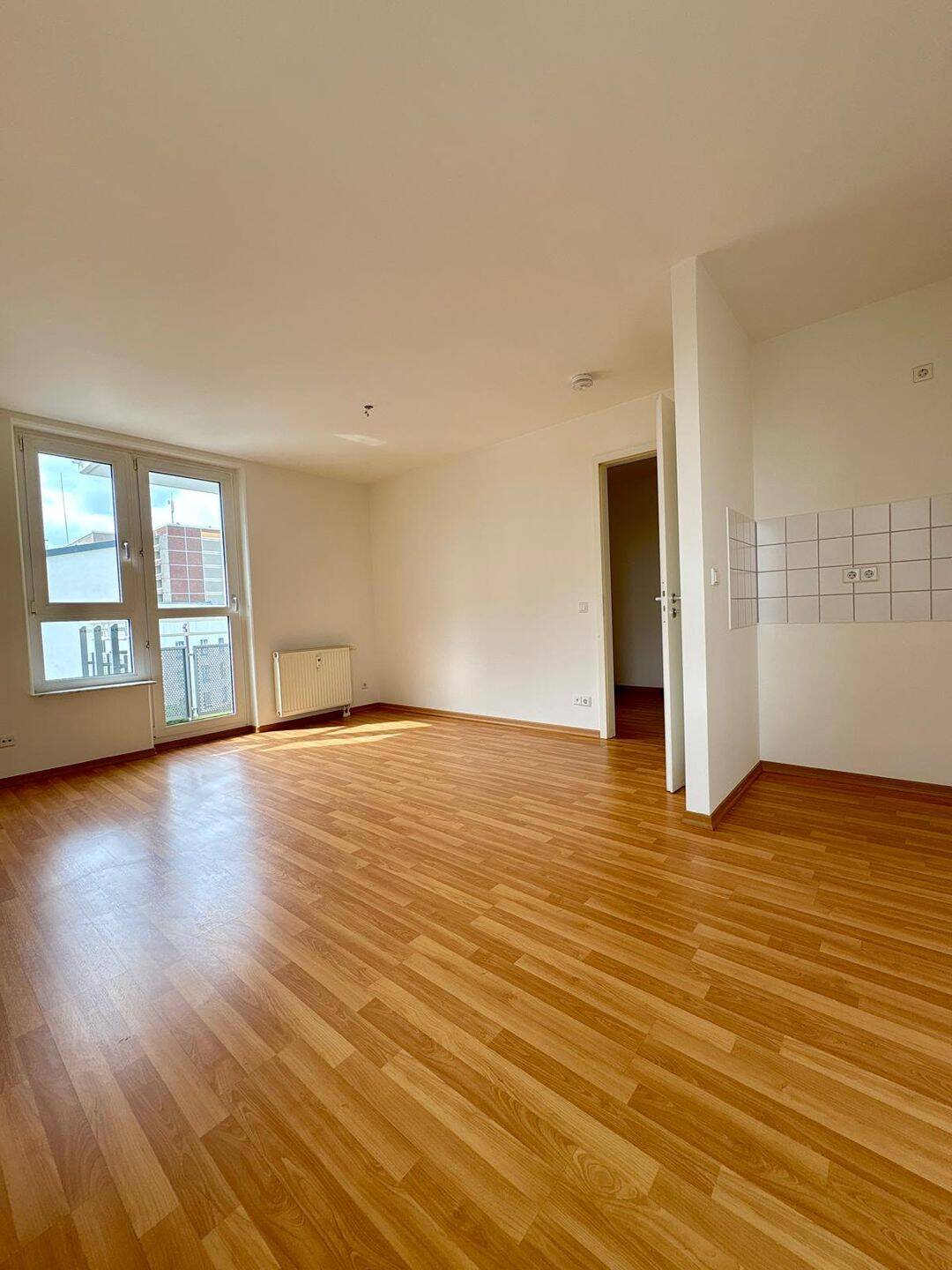 Helle 2-Zimmer-Wohnung mit Süd-Balkon und Aufzug in Leipzig
