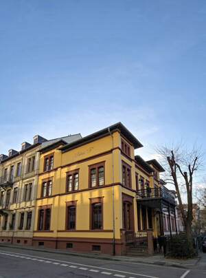 Erstbezug: Teilmöblierte Dachgeschoss-Wohnung in Heidelberger Gründerzeitvilla