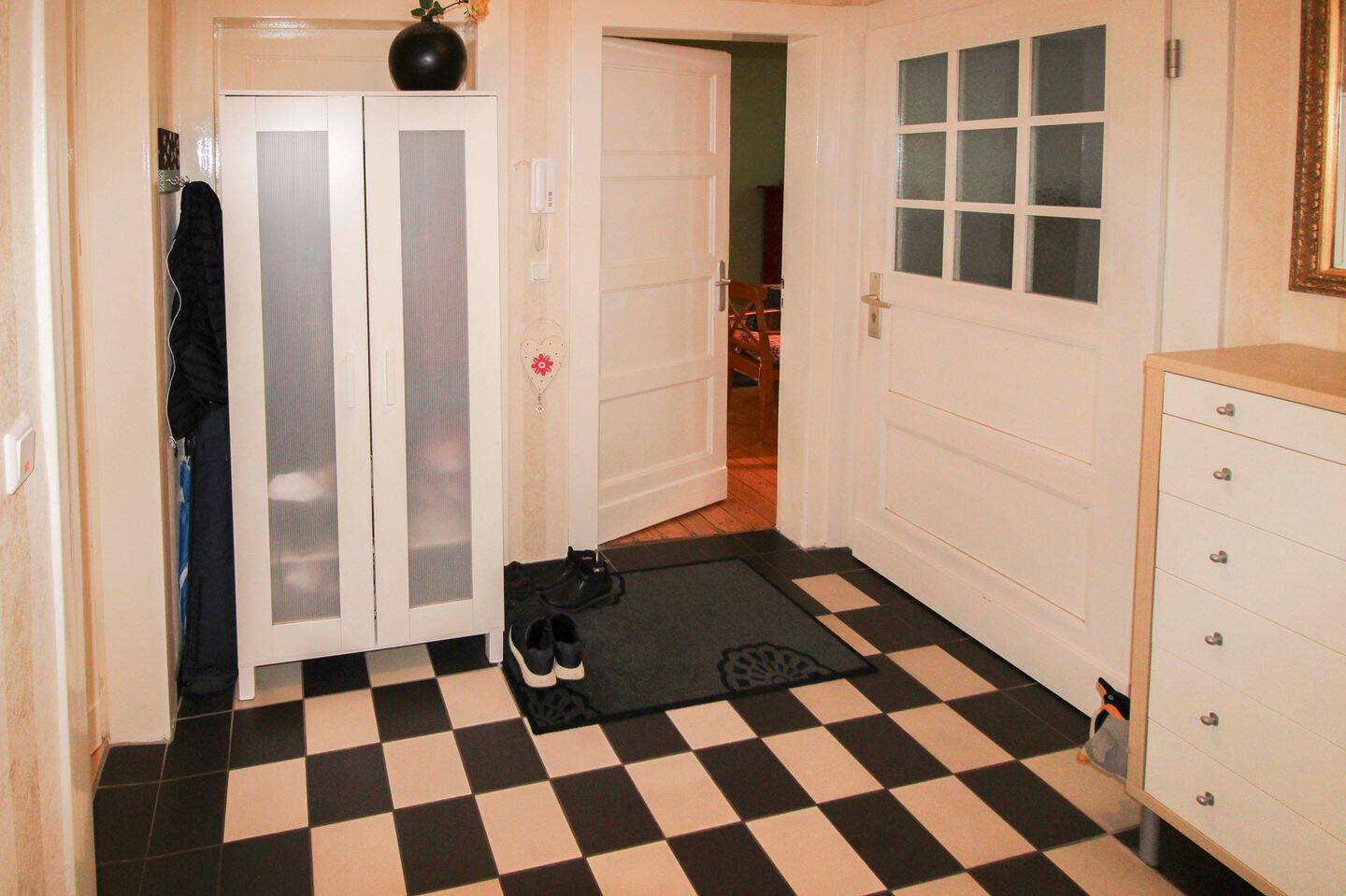 Gepflegtes und saniertes MFH mit 2 Maisonette-Wohnungen zur Selbstnutzung oder Kapitalanlage – Duisburg – Vorschaubild 7