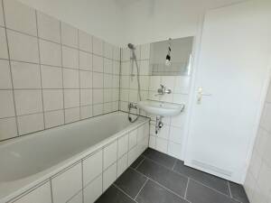 3-Zimmer-Wohnung mit Balkon, frisch renoviert! – 45279 Essen – Vorschaubild 6
