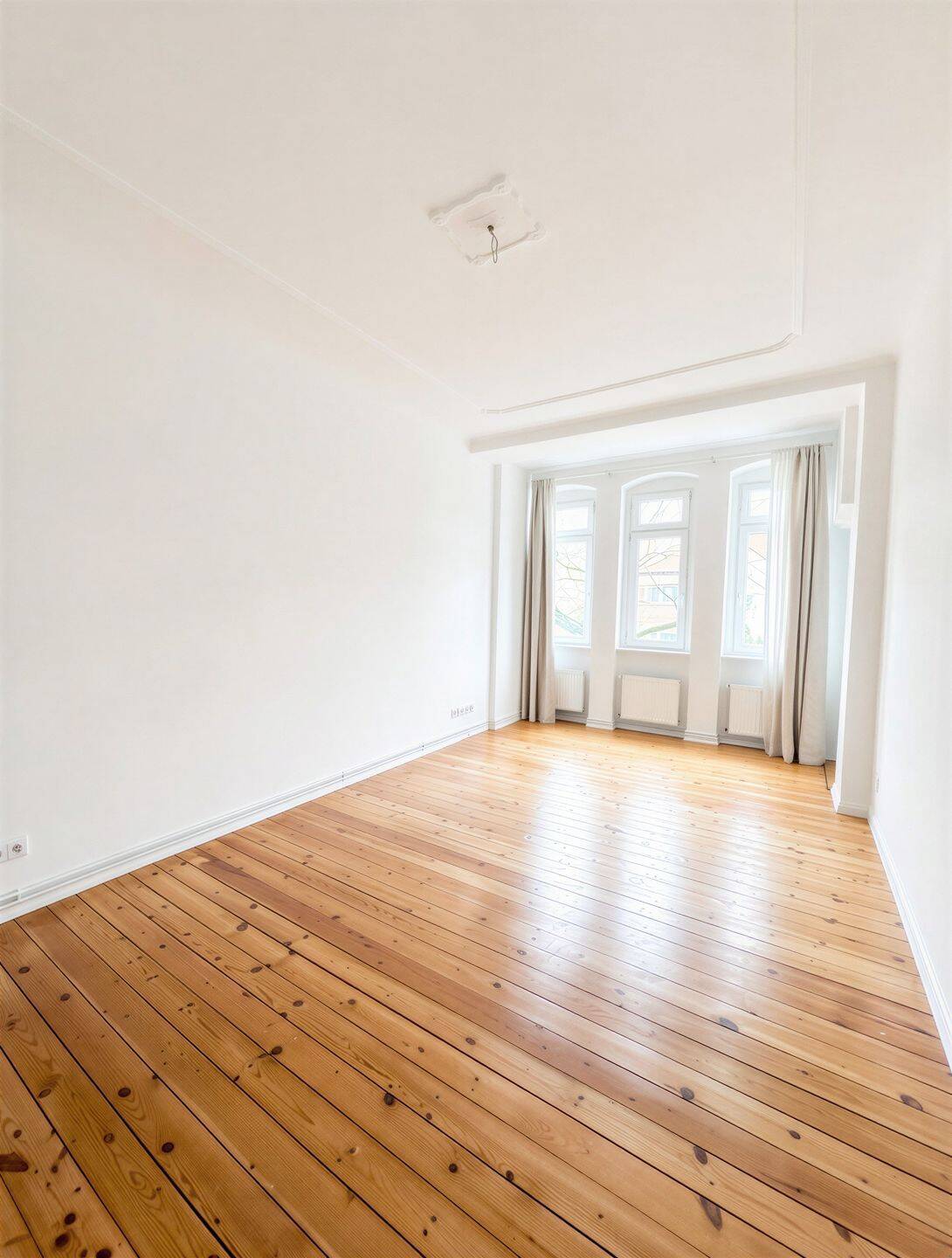 Charmante Altbauwohnung mit Balkon und modernem Wohnkomfort - Sofort bezugsfrei