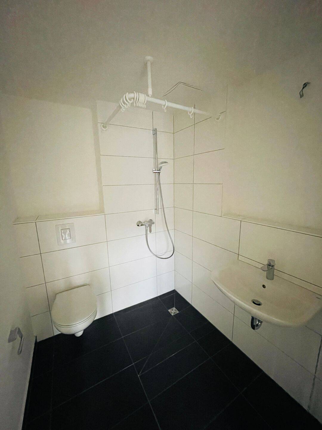 Große 4-Zimmer Wohnung mit Loggia und zwei Badezimmer – Nürnberg – Vorschaubild 9