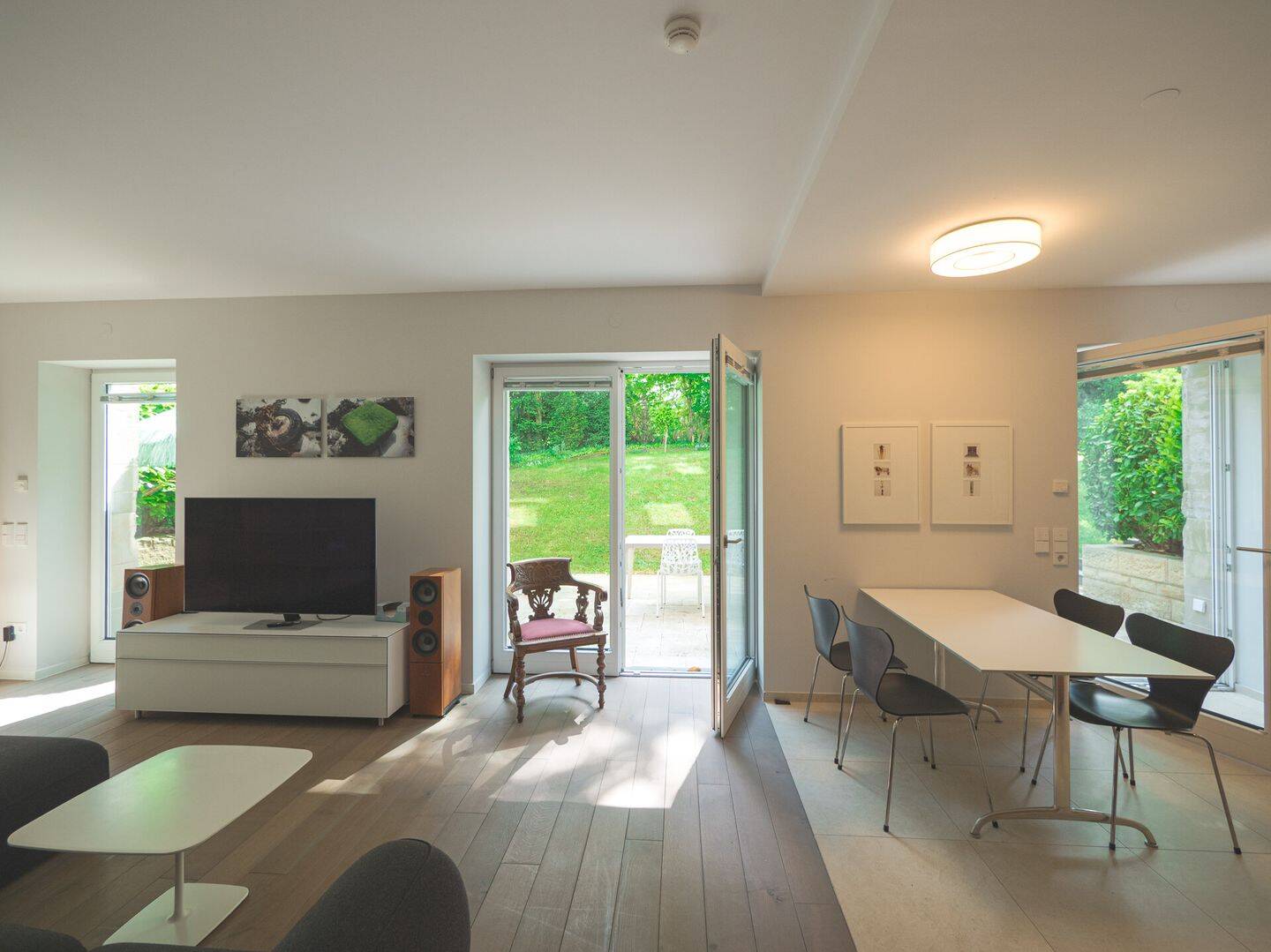 Möblierte und exklusive 3-Zimmer-Wohnung in stilvoller Villa mit Parkanlage – Stuttgart – Vorschaubild 3
