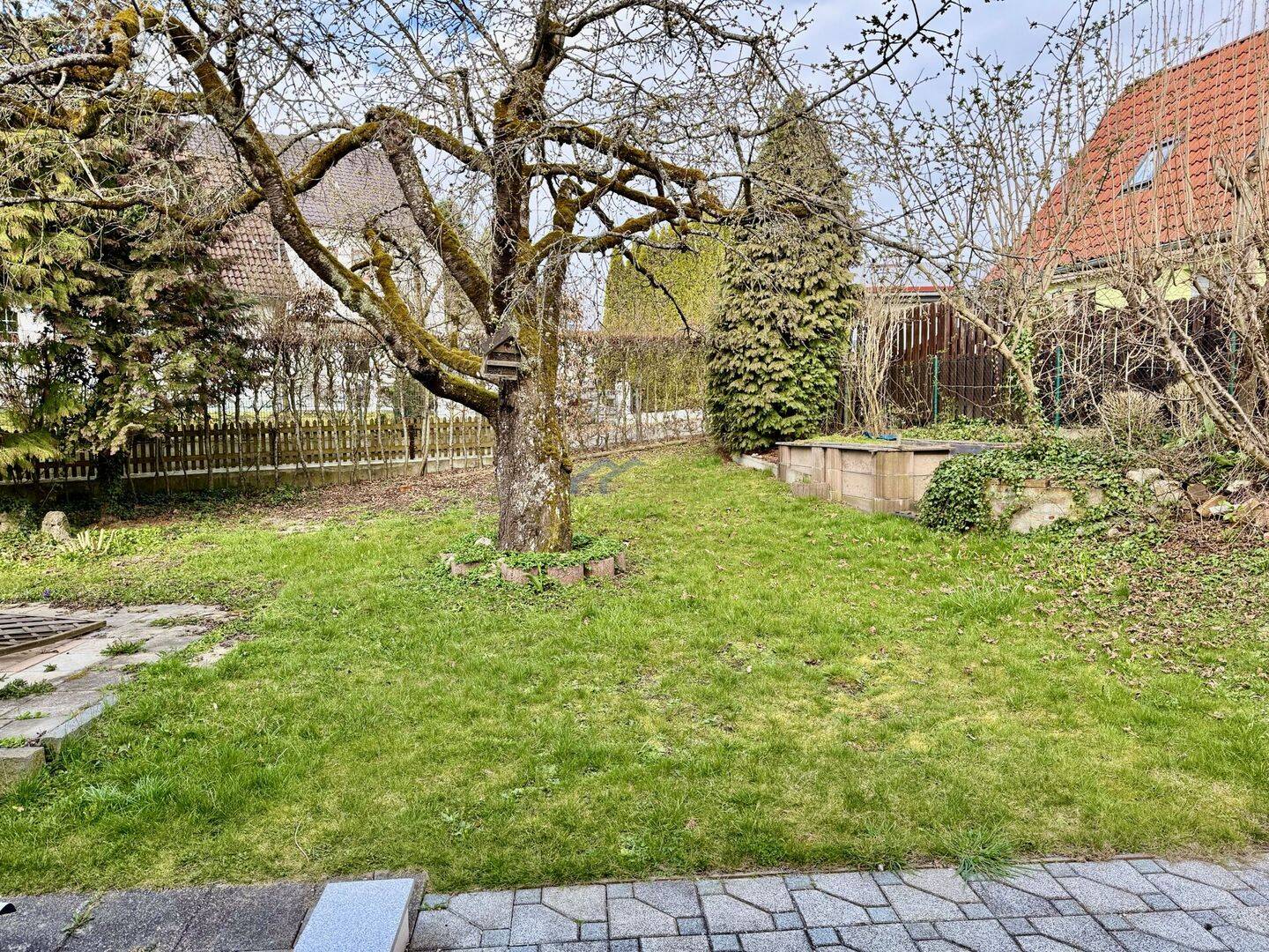 Schorer-Immobilien: Sanieren & Wohlfühlen - Einfamilienhaus mit Potenzial in Lützelburg – Gablingen – Bild 1 von 9