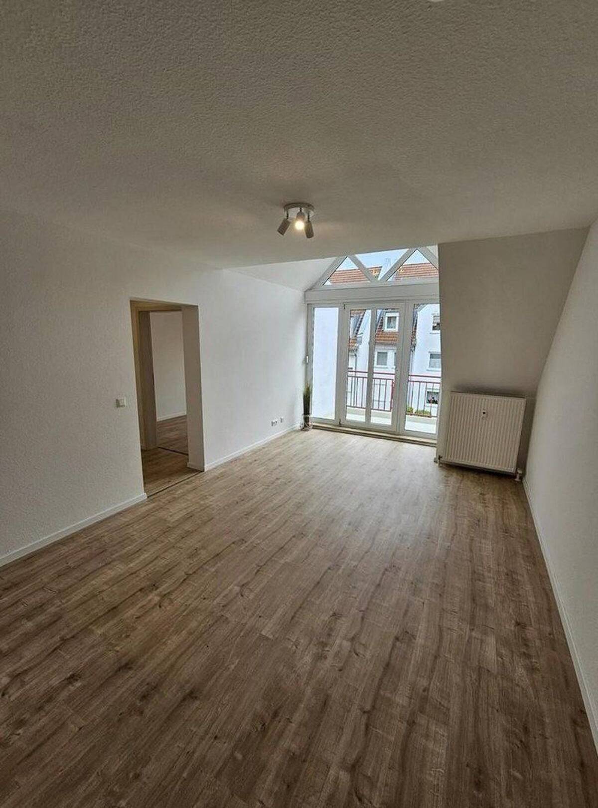 Schöne 2-Zimmer Wohnung in begehrter Lage von Fürth-Burgfarrnbach – 90768 Fürth – Bild 1 von 9