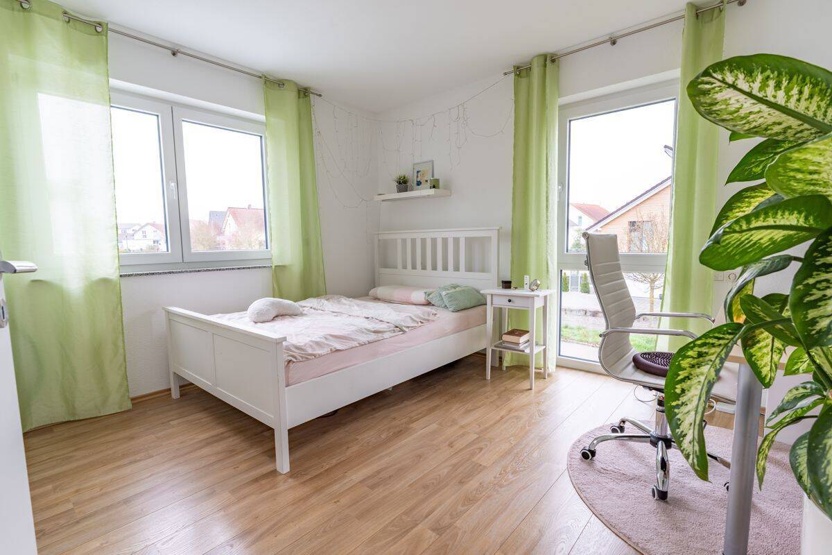Stilvolles Einfamilienhaus mit Garage, Carport und hochwertiger Ausstattung in Balingen-Engstlatt – Balingen – Vorschaubild 8
