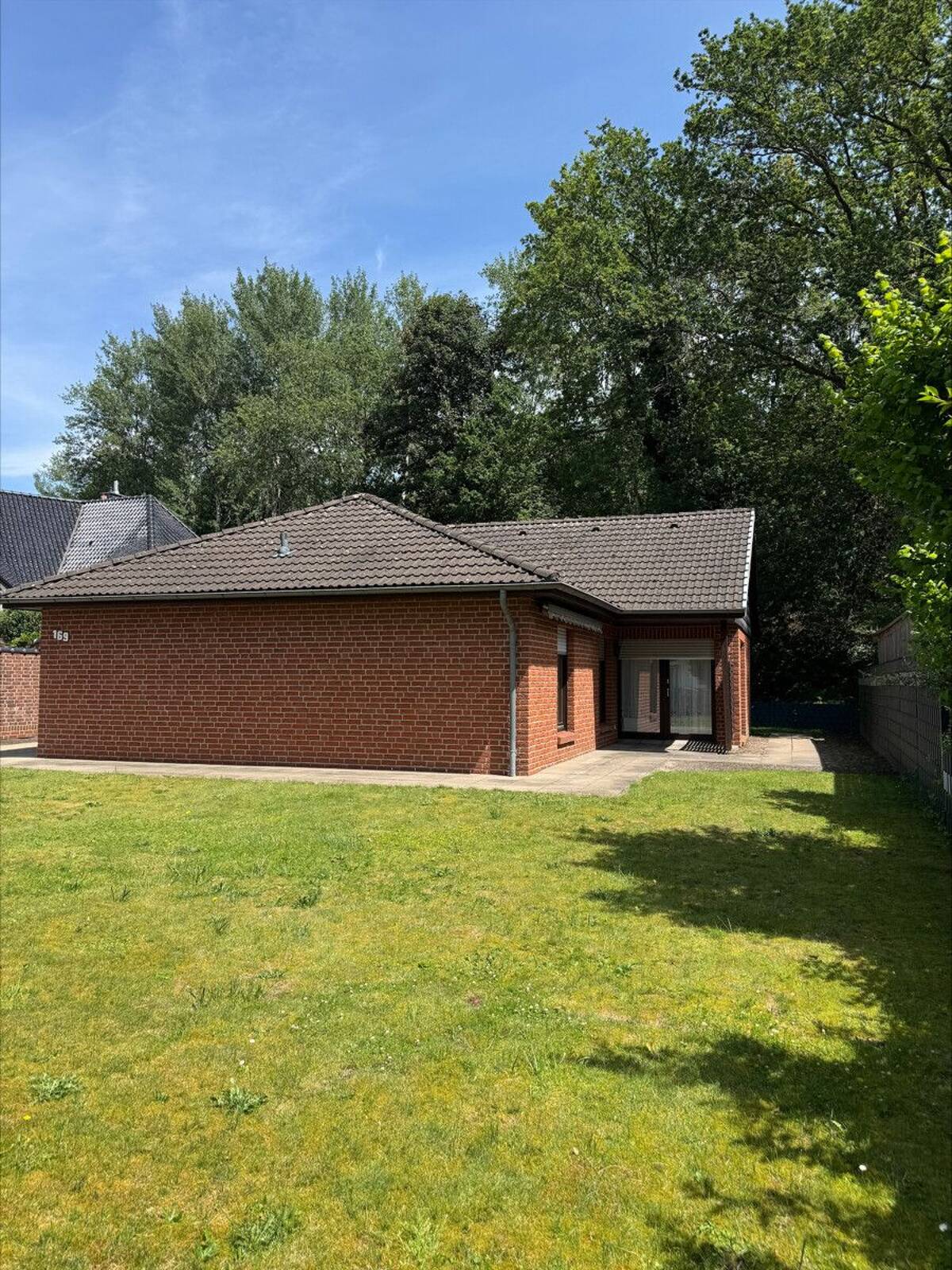 Gepflegter Bungalow in Oldenburg/Kreyenbrück zu verkaufen! – 26133 Oldenburg – Bild 1 von 9