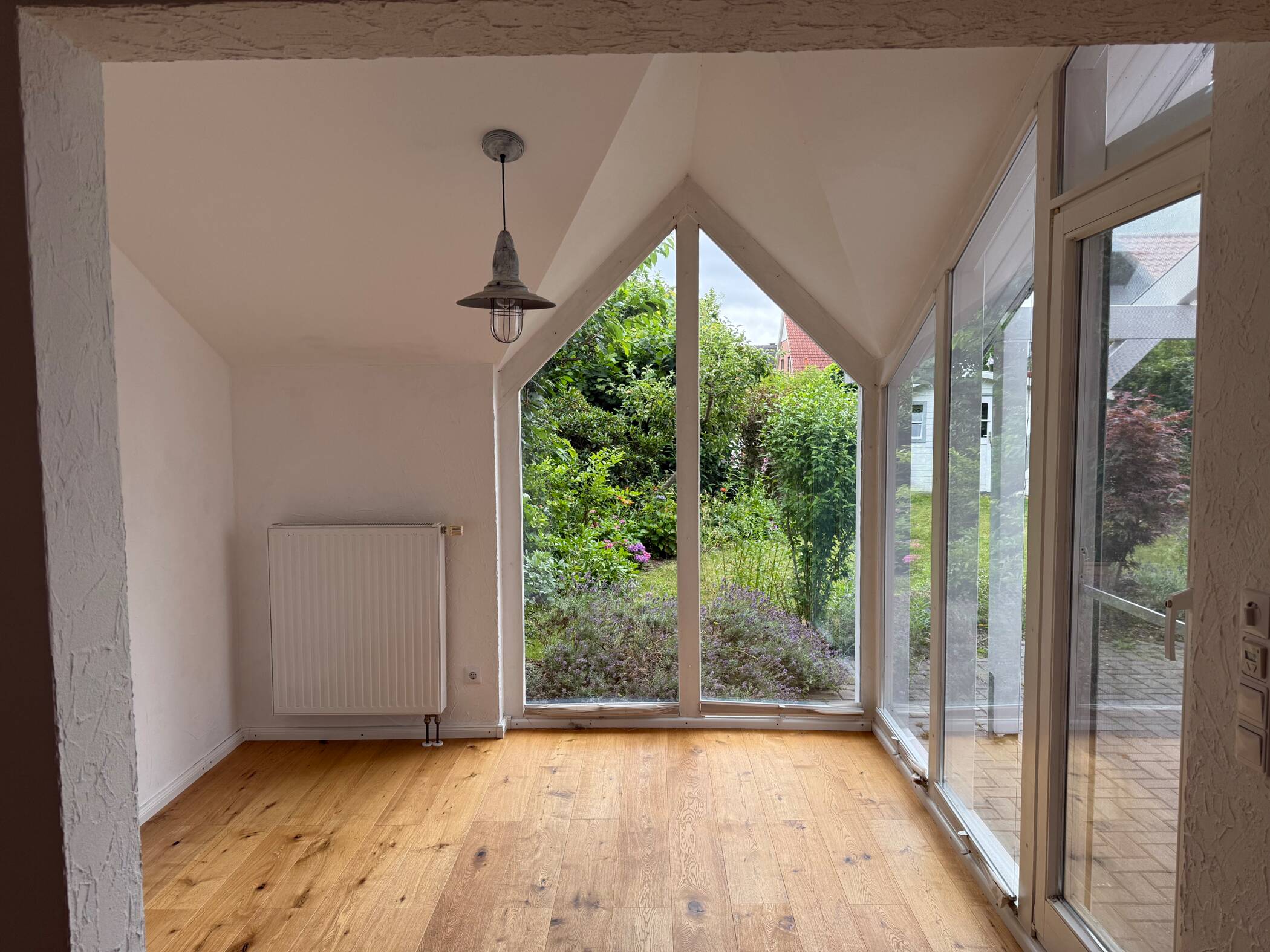 Großzügige Doppelhaushälfte mit Wintergarten, Garten und Terrasse in ruhiger Wohnlage – Schwanewede – Vorschaubild 8
