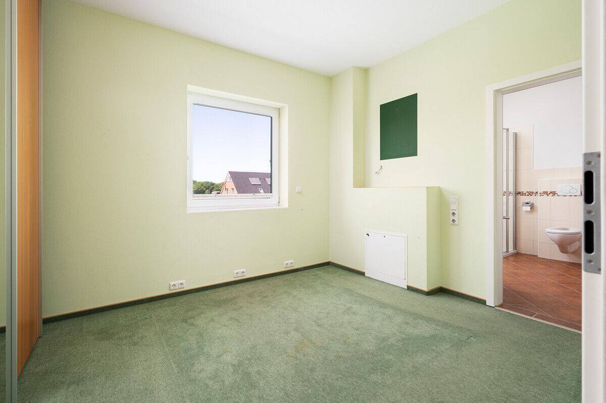 Schwanewede: Ansprechendes, großzügiges Einfamilienhaus mit Garage auf schönem Süd-West-Grundstück – Schwanewede – Vorschaubild 6
