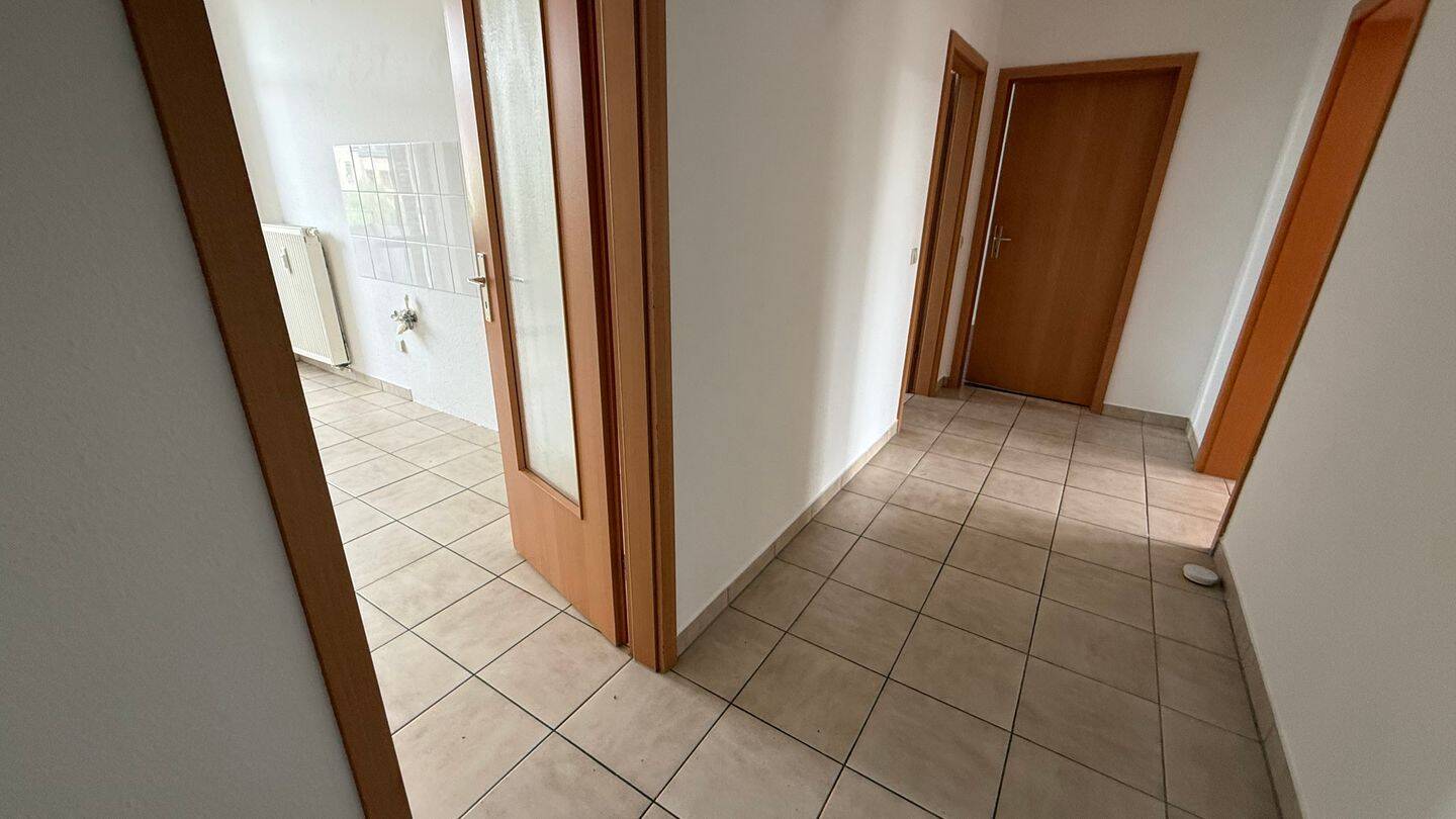 3.OG / Bad mit Wanne + Fenster / Balkon an der Küche - frei ab sofort – Chemnitz – Vorschaubild 7