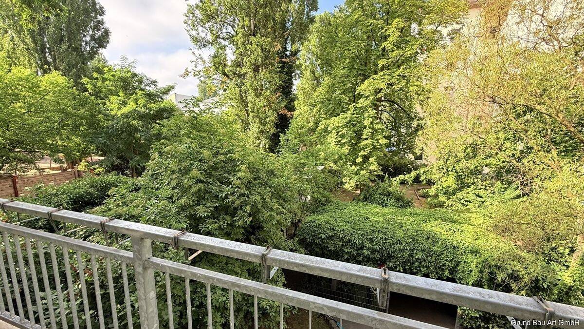 3 Zimmer auf 40 m²! Ruhige, sanierte Altbauwohnung mit großem Balkon in westlicher Ausrichtung – Berlin – Vorschaubild 4