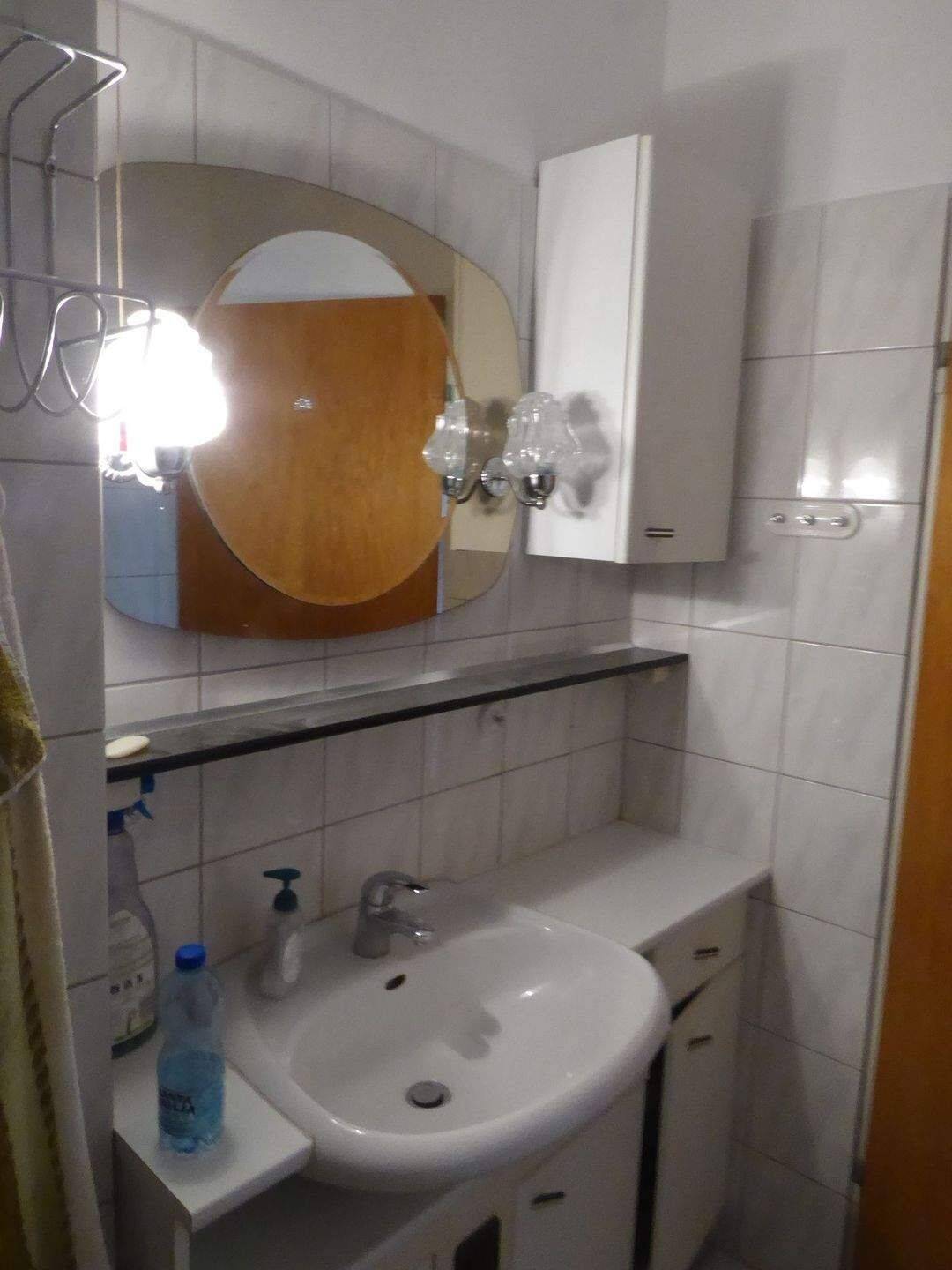 2 Zimmer Wohnung im DG mit Balkon frisch tapeziert, sofort frei, inklusive Einbauküche – Solingen – Vorschaubild 7