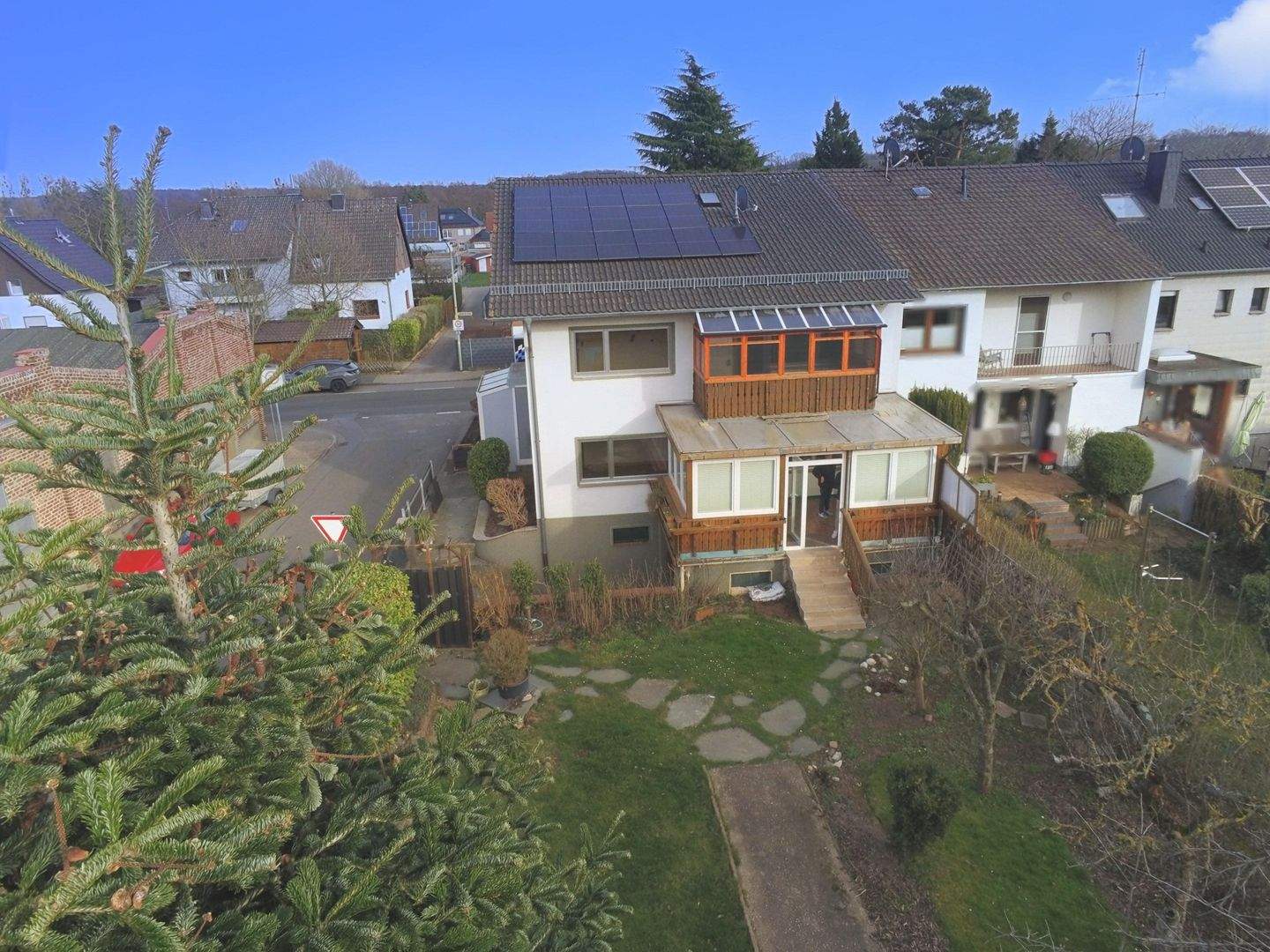Großzügiges Zuhause mit neuer Wärmepumpe - jetzt modernisieren und gestalten ! – Kreuzau – Bild 1 von 9