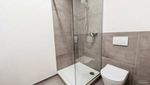 Sanierter Altbau mit Küche, Balkon und zwei Badezimmern – 91058 Erlangen – Vorschaubild 8