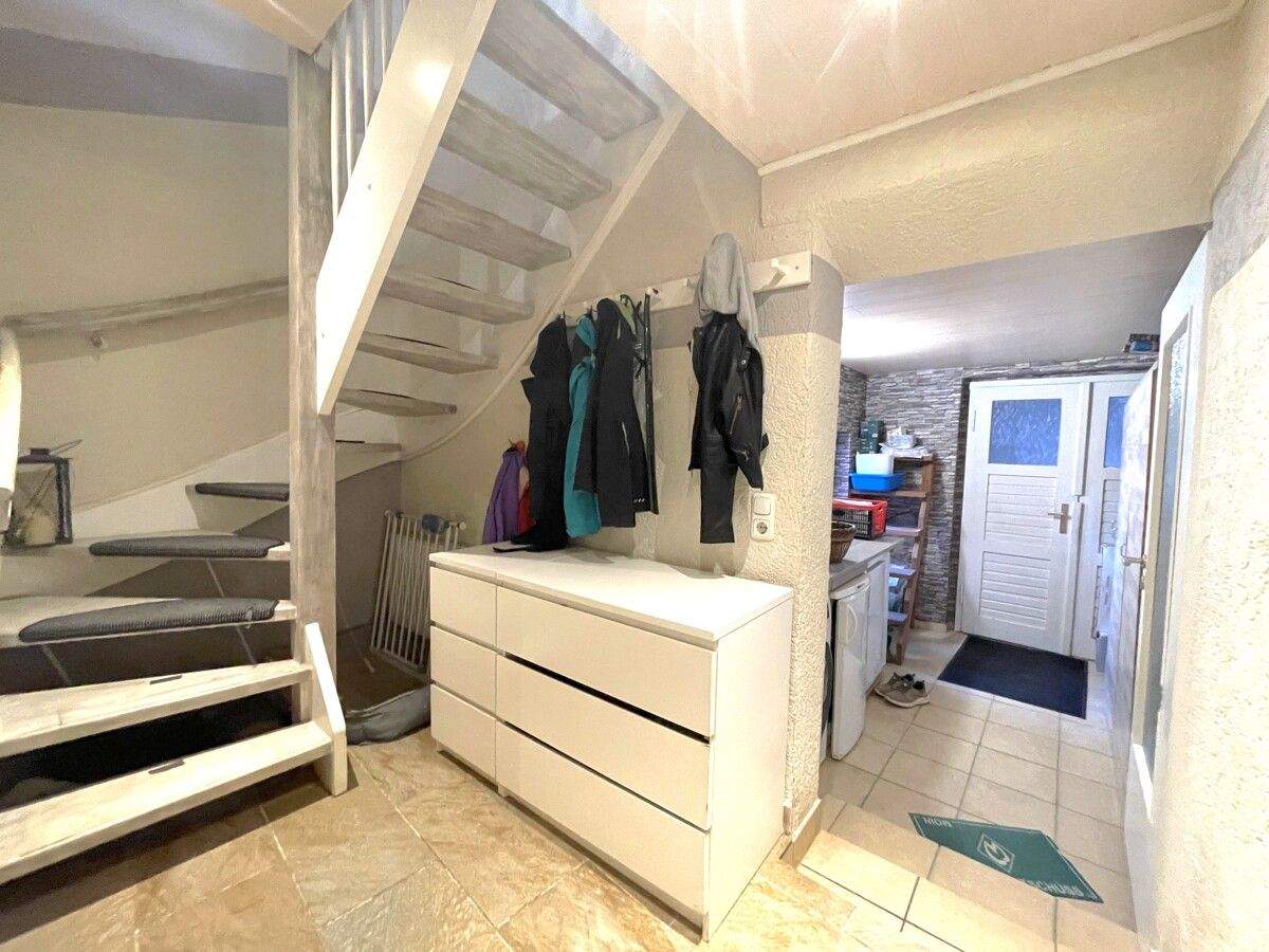 Modern saniertes Einfamilienhaus mit viel Platz, Doppelgarage, Stadtlage und Dachterrassen-Potenzial – Jüterbog – Vorschaubild 4