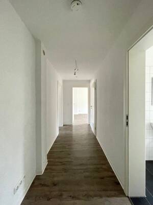 Renovierte 2,5-Raum-Wohnung mit guter Infrastruktur! – 99099 Erfurt – Vorschaubild 8