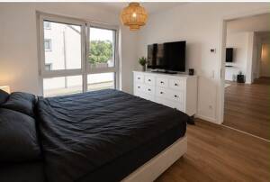 Moderne 3 Zi. Whg./ 2 Bäder, Energiebedarf A+ / FBH / Aufzug / EBK u.v.a.m. käuflich / kein Balkon – 51381 Leverkusen – Vorschaubild 8