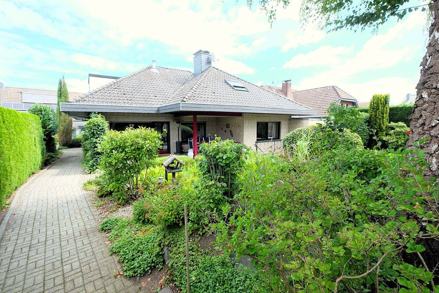 Freistehendes Einfamilienhaus mit Keller, Garage und großzügigem Garten – Kranenburg – Vorschaubild 5