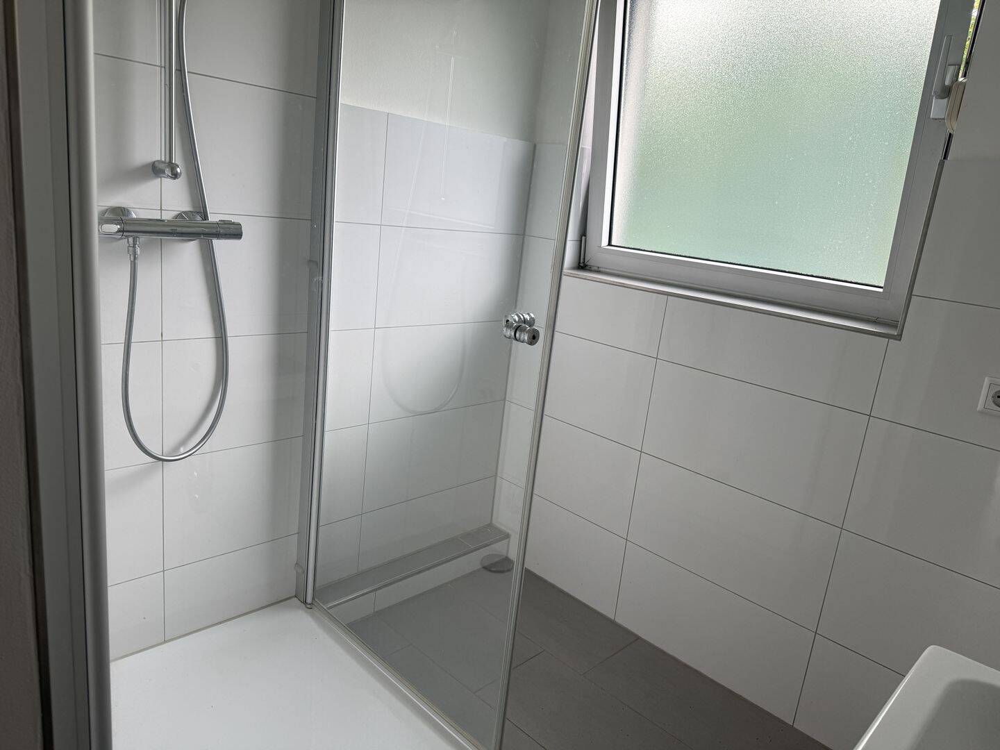 Stilvolle 4-Zimmer-Eigentumswohnung mit Balkon, Carport und modernisierter Ausstattung – Hamm – Vorschaubild 6