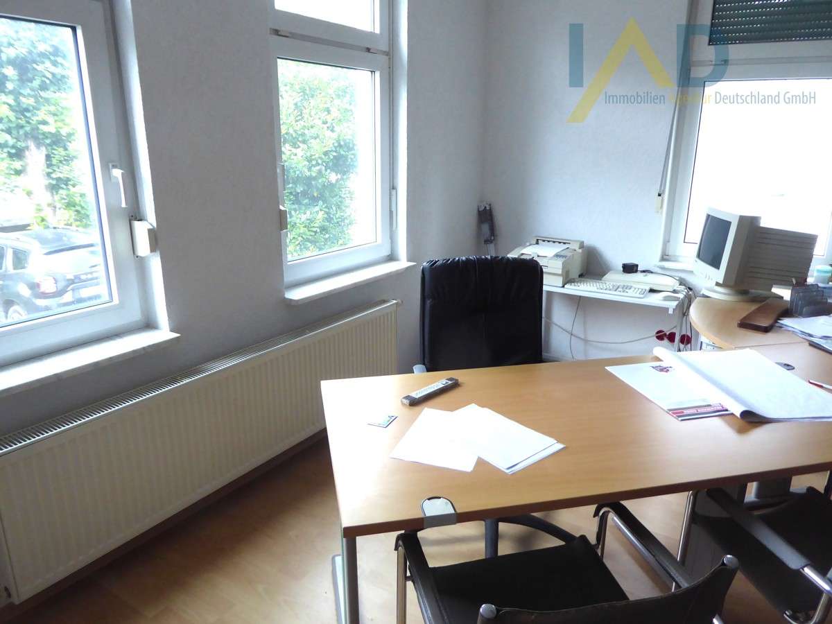 Großflächiges Mehrfamilien/Geschäftshaus mit vielen Nutzungsmöglichkeiten – Daaden – Vorschaubild 2