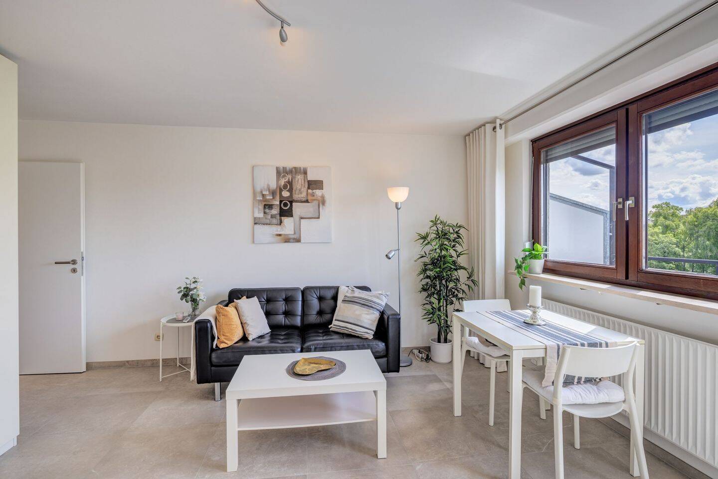 Milbertshofen: Sonniges 1-Zimmer-Apartment zentral dennoch ruhig – München – Vorschaubild 2