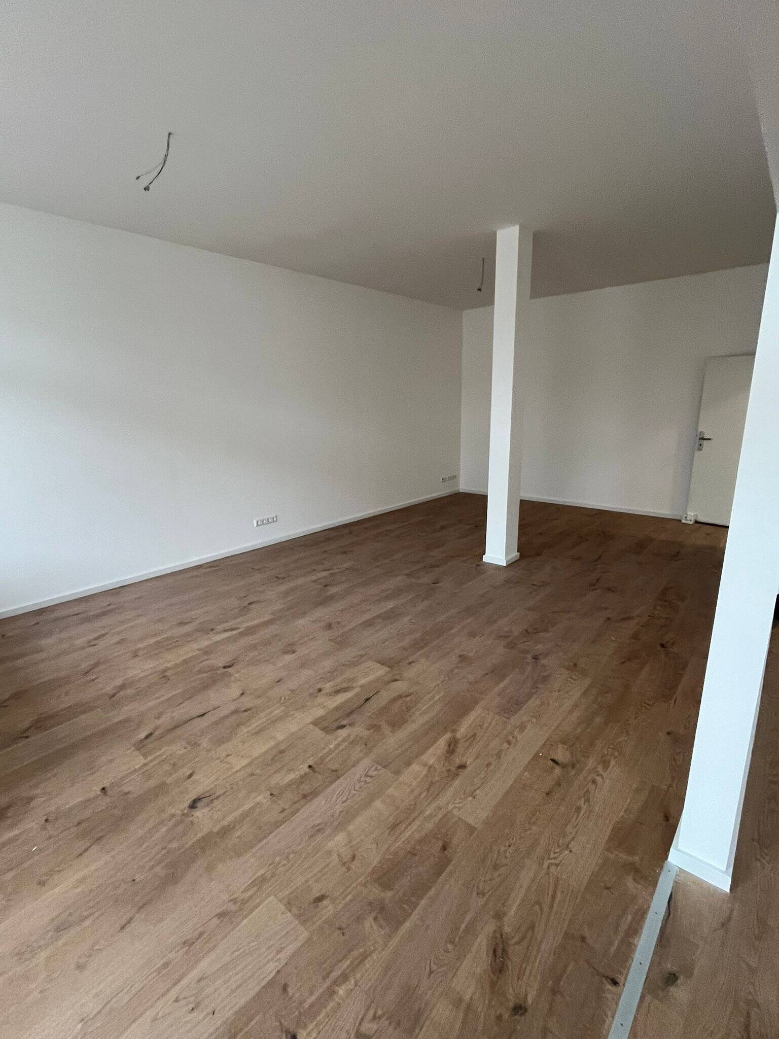Moderne frisch sanierte 4 Zimmerwohnung 139 m²