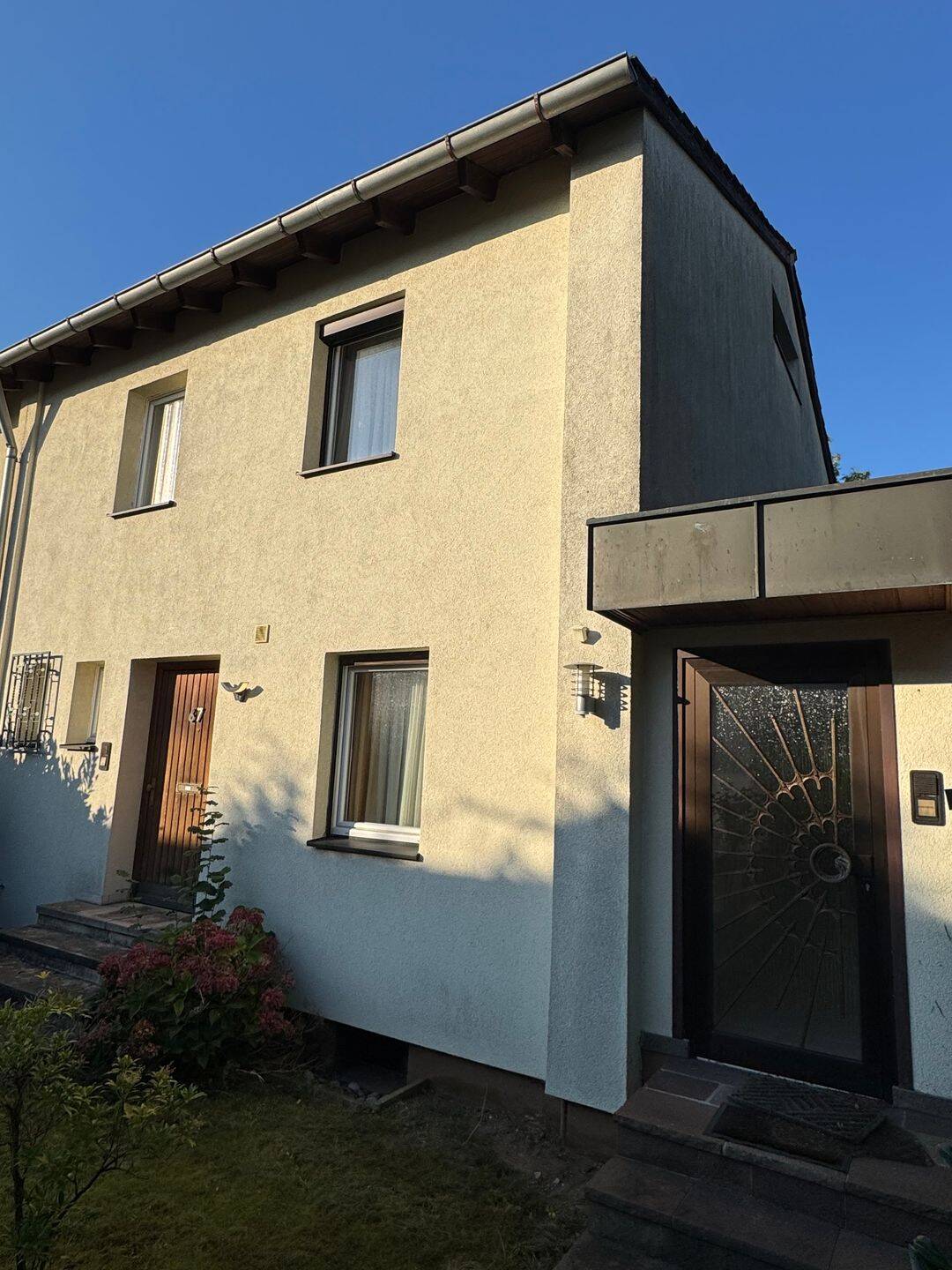 Traumhaft Wohnen in bester Wohngegend! REH,Reihenendhaus Mögeldorf Tiergarten mit Garten und Garage – Nürnberg – Vorschaubild 2