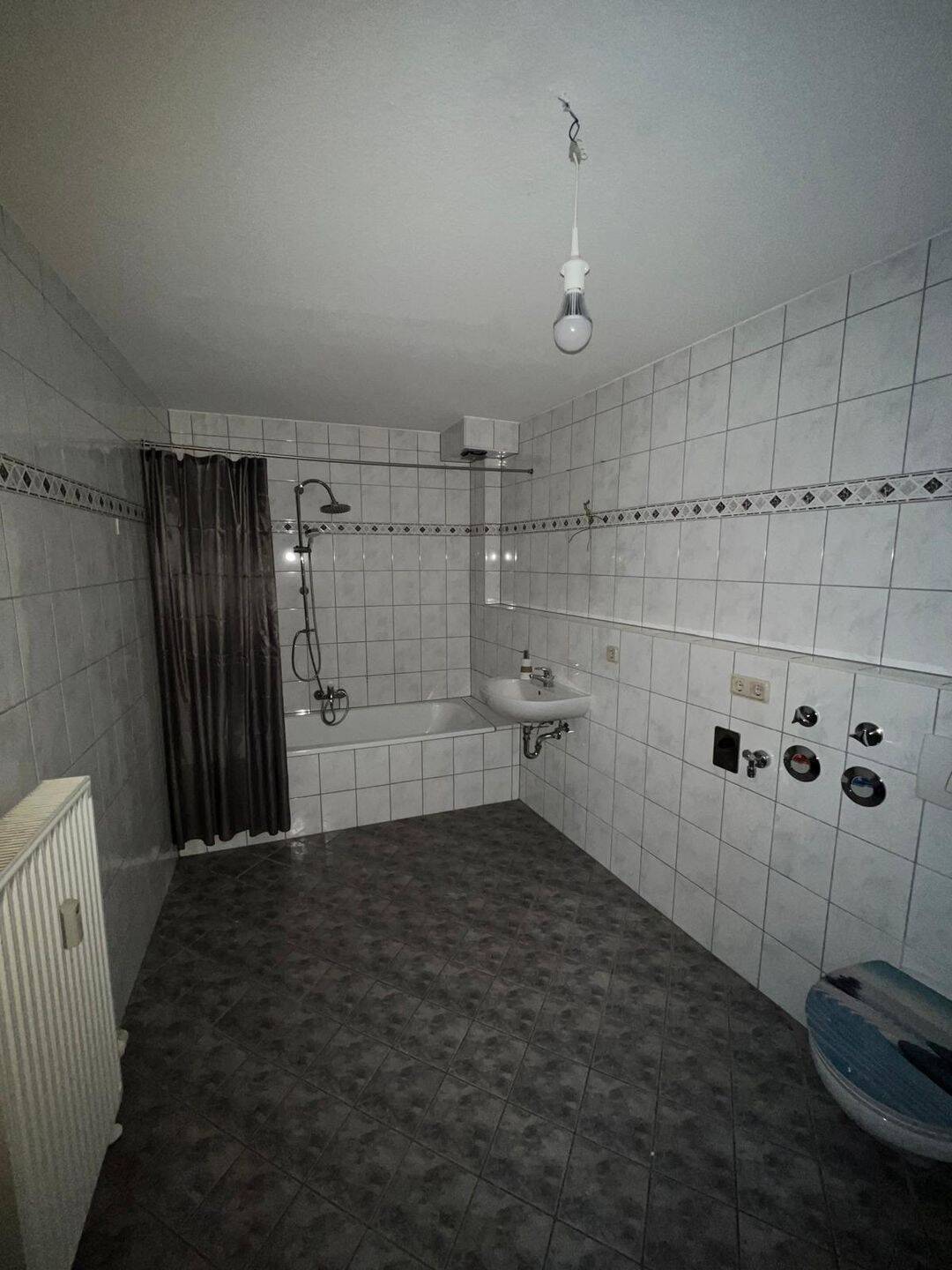 2 -Zimmer-Wohnung in zentraler Lage zu vermieten – Hildburghausen – Vorschaubild 9