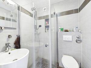 Kompakt, zentral, vermietungsstark: möbliertes City-Apartment in Stuttgart-Mitte – 70182 Stuttgart – Vorschaubild 5