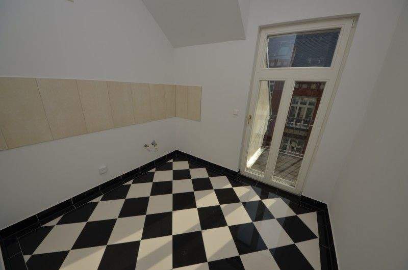 Sanierter denkmalgeschützter Altbau mit BALKON/PARKETT/FuboHeizung – Chemnitz – Vorschaubild 5