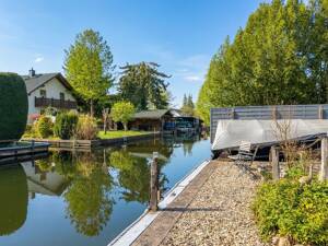 Bungalow in idyllischer Wasserlage und Privatsteg auf 869 m² Grundstück: Verkauf mit Nießbrauchrecht – 12589 Berlin – Vorschaubild 1