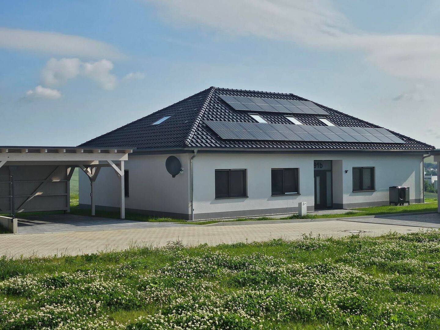 Luxuriöses Einfamilienhaus als hochwertiges Eigenheim (100% Finanzierung möglich) – Weißenborn/Erzgebirge – Bild 1 von 9