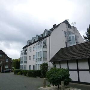 2 Zimmer-Maisonette mit kleinem Balkon, Stellplatz, Keller, Aufzug – 51503 Rösrath – Vorschaubild 2