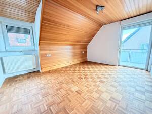 Charmante 3,5 Zimmer-DG-Wohnung mit ausgebauter Bühne in Bad Cannstatt – 70374 Stuttgart – Vorschaubild 3