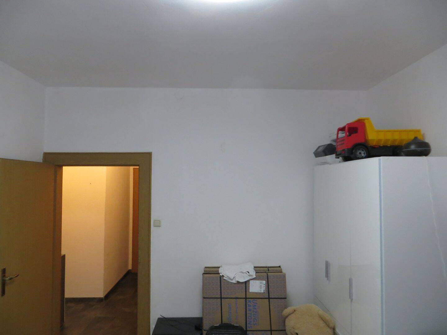 Frisch renovierte 3-Zimmer-Wohnung mit separater Küche, separatem WC, Gasetagenheizung sowie neuem Glasfaseranschluss – Nürnberg – Vorschaubild 7