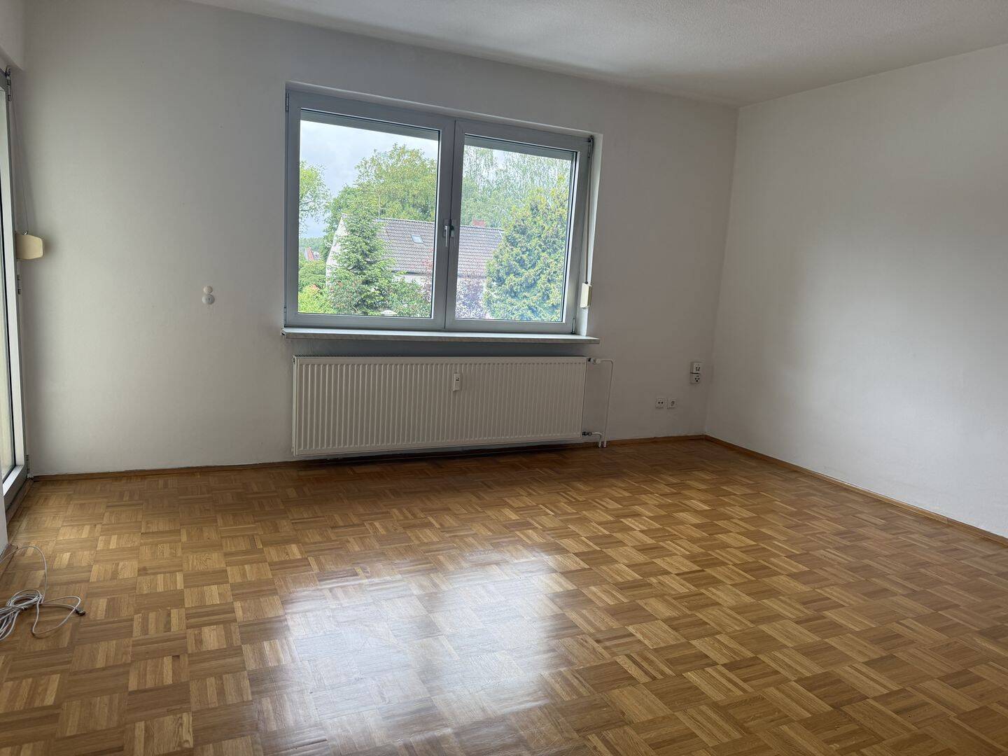 Stilvolle 4-Zimmer-Eigentumswohnung mit Balkon, Carport und modernisierter Ausstattung – Hamm – Vorschaubild 4