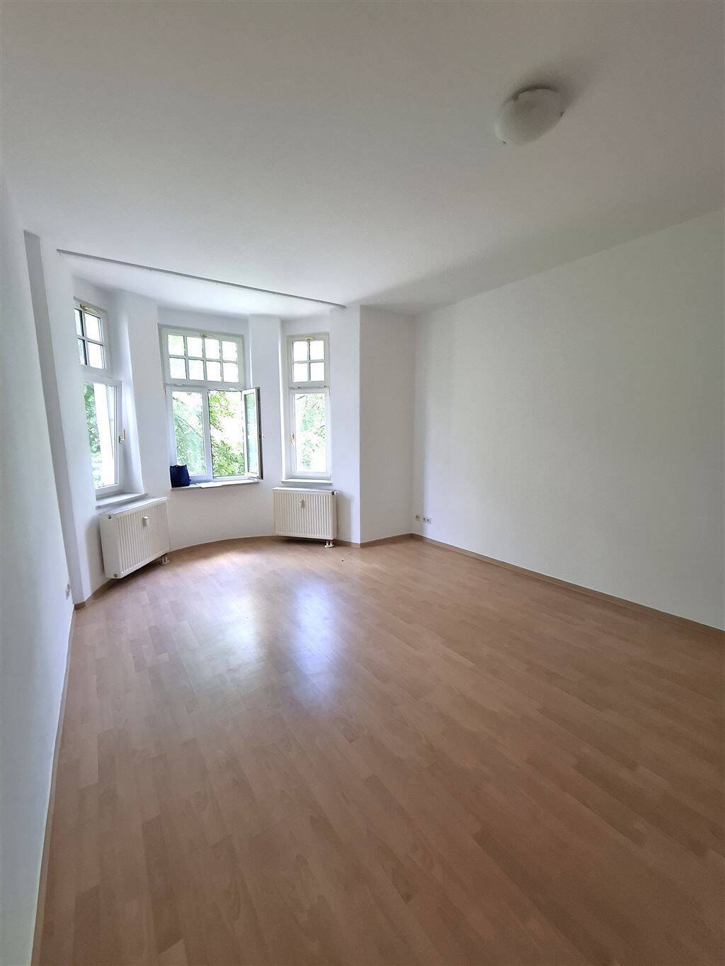 Helle 2-Raumwohnung mit Balkon in ruhiger Straße – Chemnitz – Vorschaubild 3