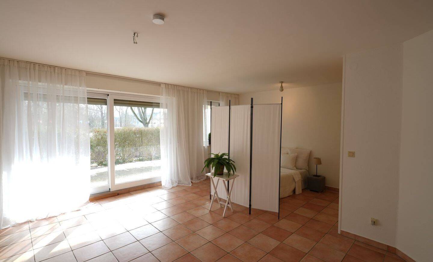 Großzügige Wohnung mit großer Terrasse zentral gelegen im Grunewald unweit Halensee und Kurfürstendamm – Berlin – Vorschaubild 2