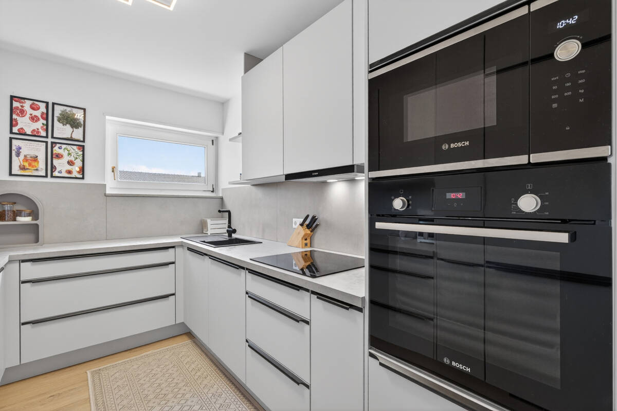 Einziehen und wohlfühlen: Stilvoll sanierte 4-Zimmer-Wohnung mit Loggia – Karlsruhe – Vorschaubild 7