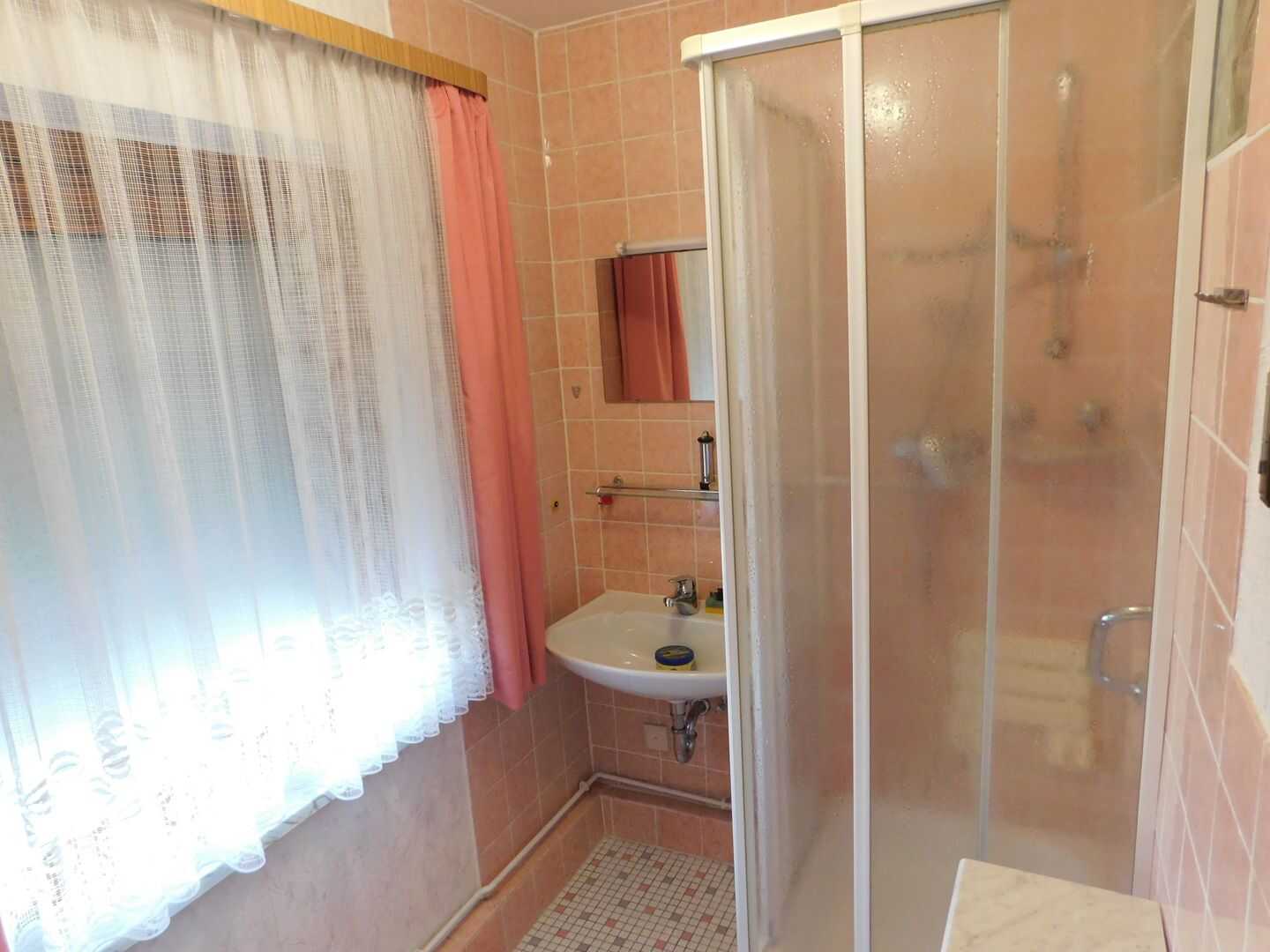 Familienfreundliches Haus mit Terrasse in Reutlingen im Stadtteil Römerschanze – Reutlingen – Vorschaubild 8