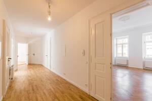 Stilvolle 4-Zimmer-Altbauwohnung mit Balkon und sonnigem Wintergarten – 4105 Leipzig – Vorschaubild 9