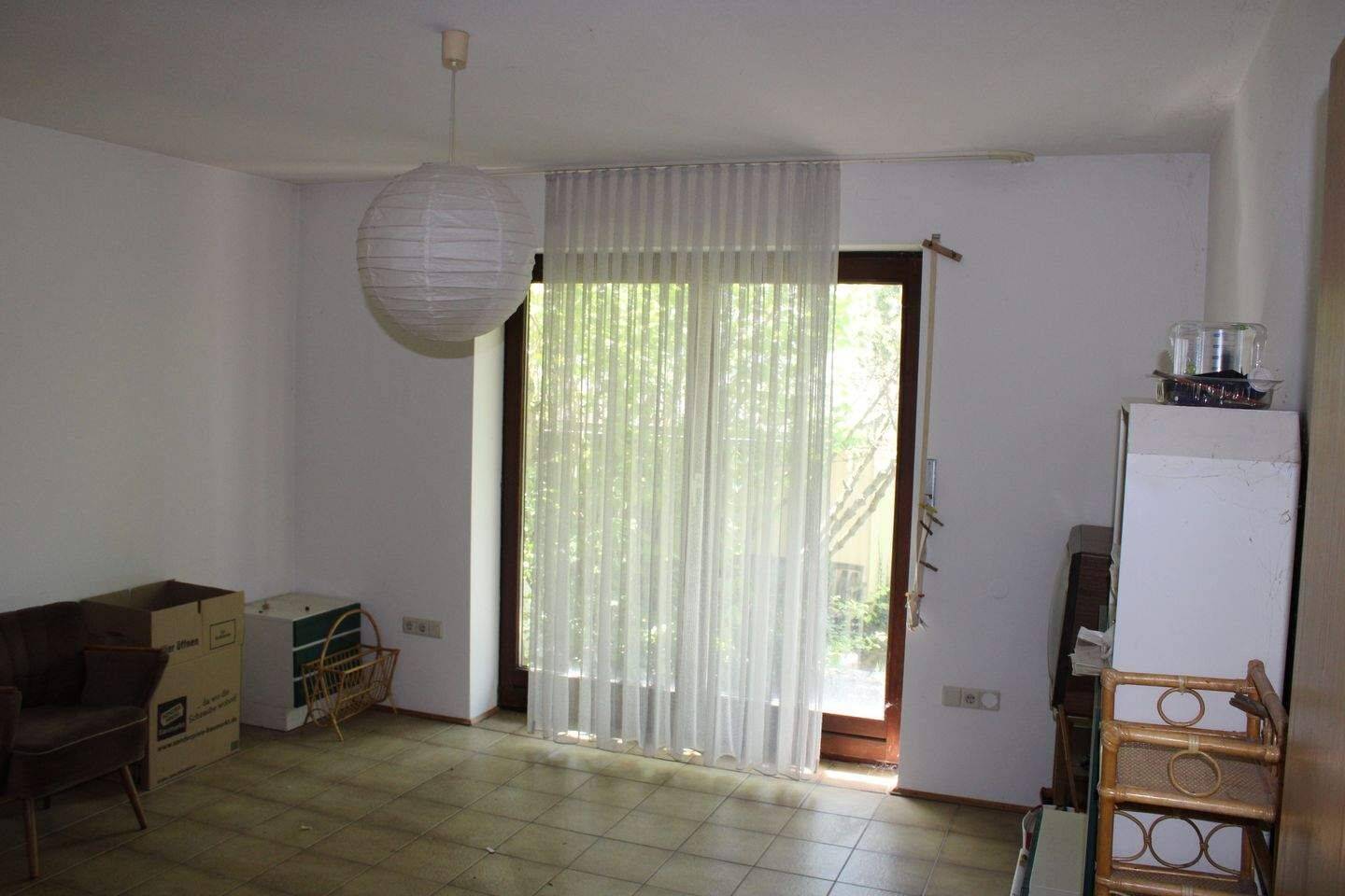 Freistehendes 1-2 Familienhaus mit Solar- und Photovoltaikanlage und Doppelgarage – Nürnberg – Vorschaubild 6