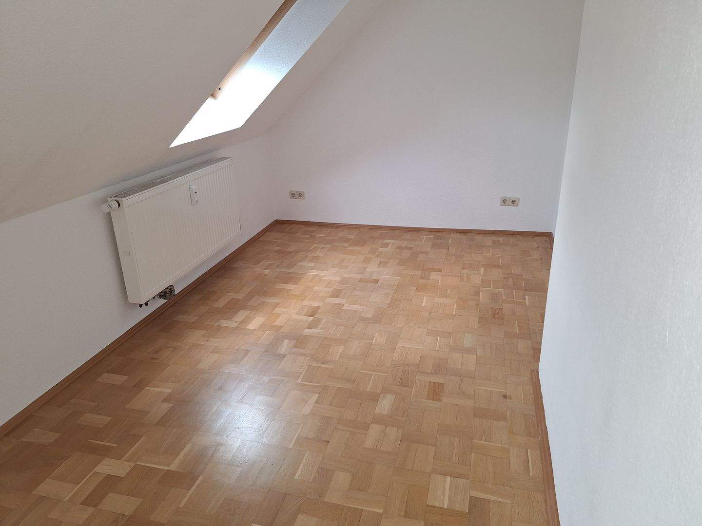 Sonnige Single- Dachwohnung am Brühl – Chemnitz – Vorschaubild 5